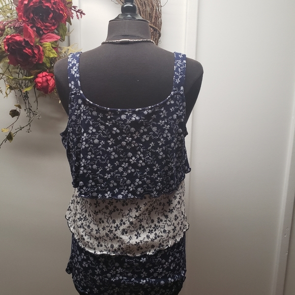 Absolutely Famous Layed Tank🚩 - Picture 2 of 3